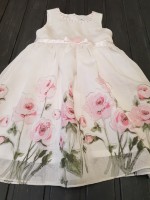 Платье нарядное с купоном из нежных роз 7 лет