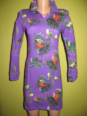 Платье Wild в снегирях  р. 146/152 Яркое фиолетовое платье в снегирях