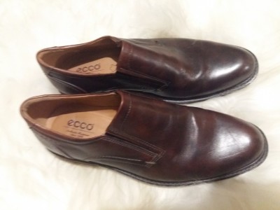 ​Туфли Ecco оригинал размер 43-44 ​Туфли Ecco оригинал 
Облегченные - кожа внутри и снаружи 
