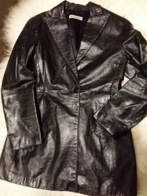 Куртка Armani оригинал натуральная кожа хорошей выделки