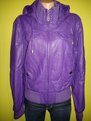 Куртка Madonna р. XL (L) Куртка Madonna кожзам
 р. XL (L)
куртка фиолетовая