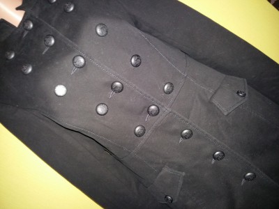 Пальто кардиган Claire р. 40 (M) плащ шинель джинс стрейч, на подкладке,
брендированные пуговицы с гербом