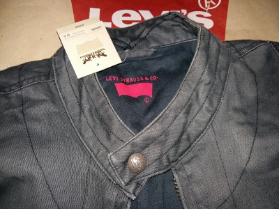 Куртка Levi&#039;s р. L Куртка  Levi's оригинал размер L 