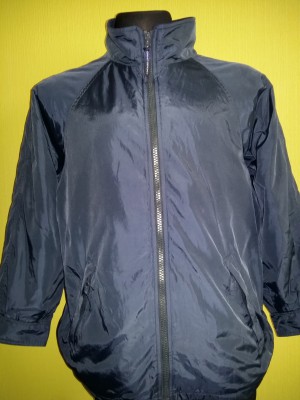 Куртка Gant р. M Куртка Gant Sport размер M
 ПОГ - 67 см
длина изделия 72 см
длина рукава  (реглан) - 68 см от воротника 
