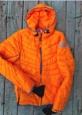 Куртка лыжная  Alaskan застегивается на молнию под горло 
не съёмный капюшон

